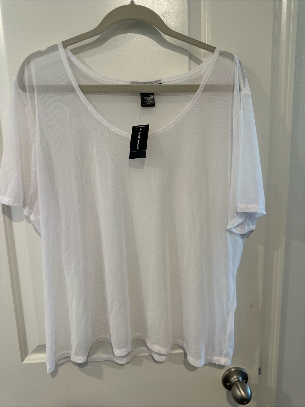 Ashley Stewart White Scoop Neck Short Sleeve Tee